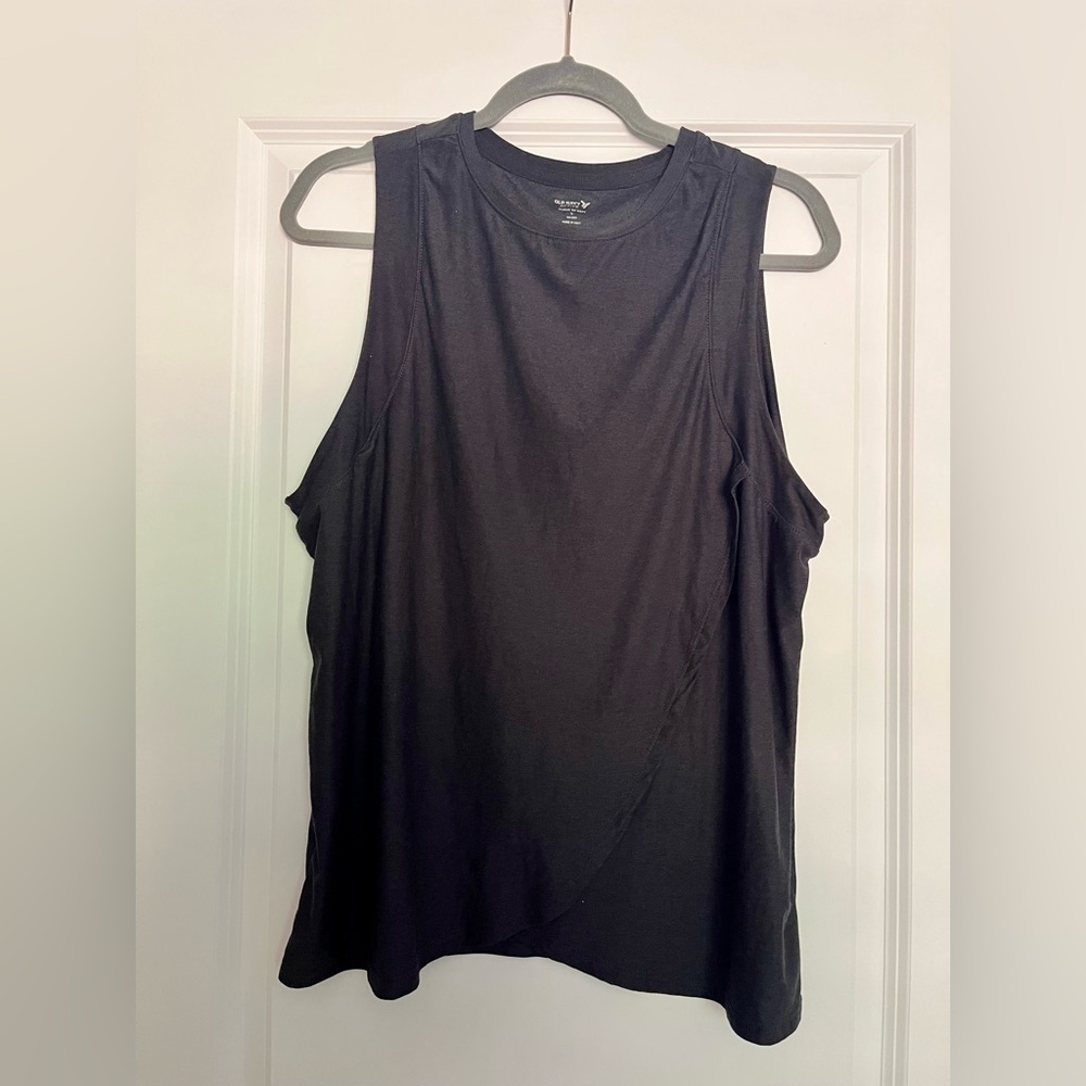 EUC Old Navy Black Maternity/Nursing Top (L)